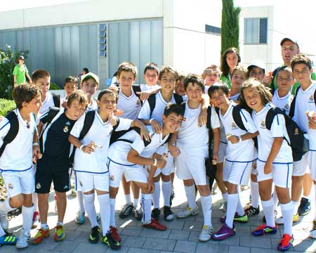 Лето. Лагерь футбола для детей + английский. Клуб: Real Madrid (Фото 2)